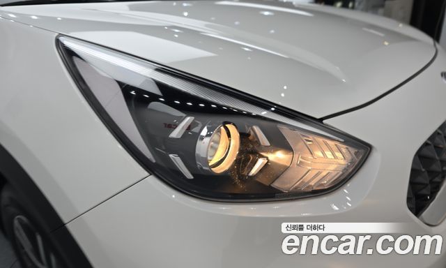 Kia Niro 1.6 HEV Prestige 2020 — фото 22