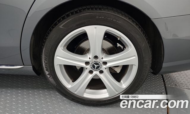 Mercedes-Benz E-Class (W213) E200 Avantgarde 2018 — фото 21