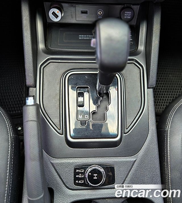 KG Mobility (SsangYong) Rexton Sports Khan Diesel 2.2 4WD Noblesse 2021 — фото 9