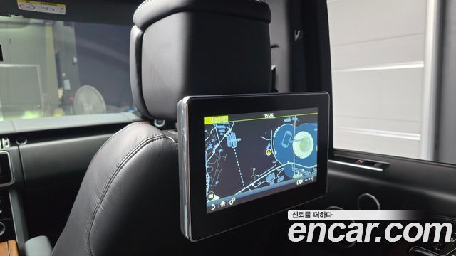 Land Rover Range Rover (IV) 4.4 SDV8 AB DIESEL 2018 — фото 19