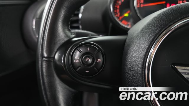 MINI Cooper Clubman Standard 2nd 2018 — фото 20