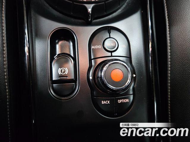 MINI Cooper Clubman Standard 2nd 2018 — фото 24