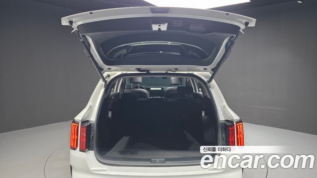 Kia Sorento (IV) Gasoline 2.5T 2WD Prestige 2023 — фото 20
