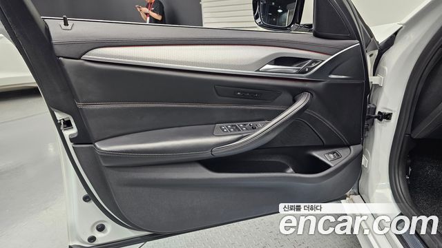 BMW 5 Series (G30) 520d M Sport Package Plus 2019 — фото 24