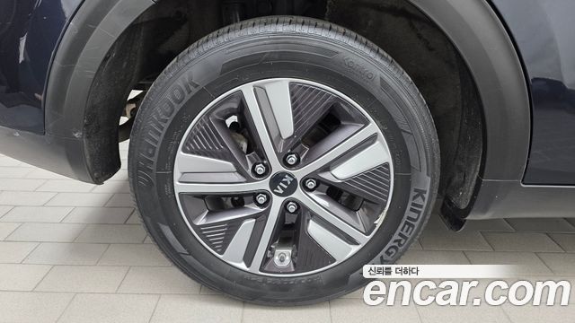 Kia Niro 1.6 HEV Prestige 2020 — фото 5