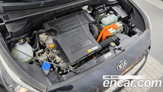 Kia Niro 1.6 HEV Prestige 2020 — фото 6