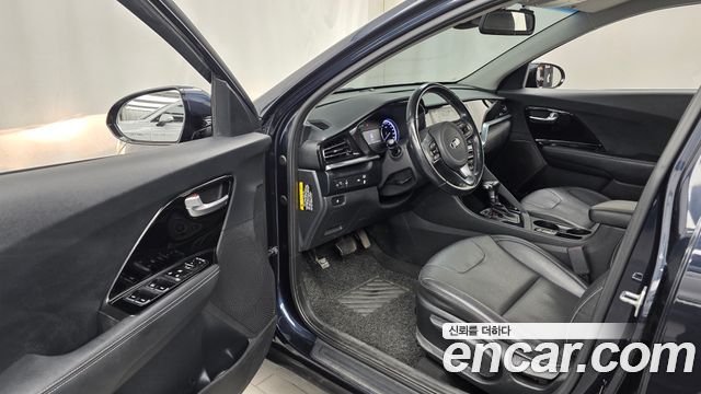 Kia Niro 1.6 HEV Prestige 2020 — фото 10