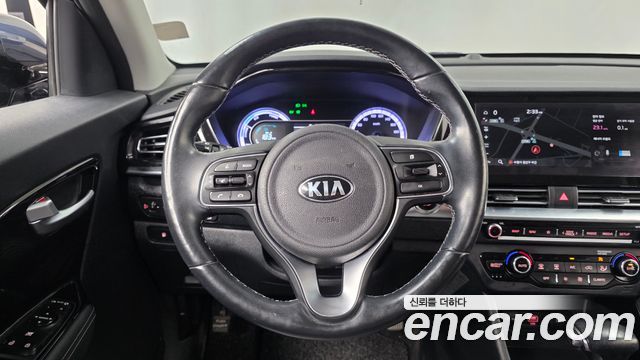 Kia Niro 1.6 HEV Prestige 2020 — фото 12
