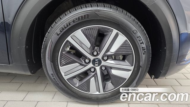 Kia Niro 1.6 HEV Prestige 2020 — фото 21