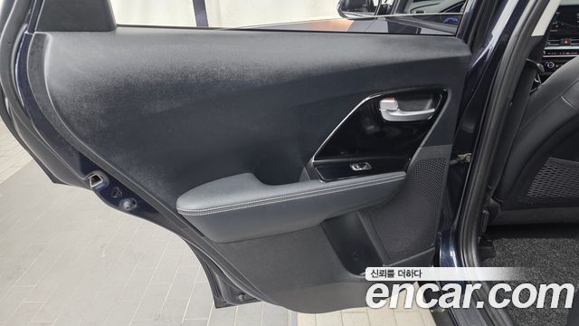 Kia Niro 1.6 HEV Prestige 2020 — фото 25