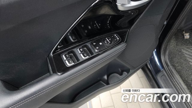 Kia Niro 1.6 HEV Prestige 2020 — фото 28