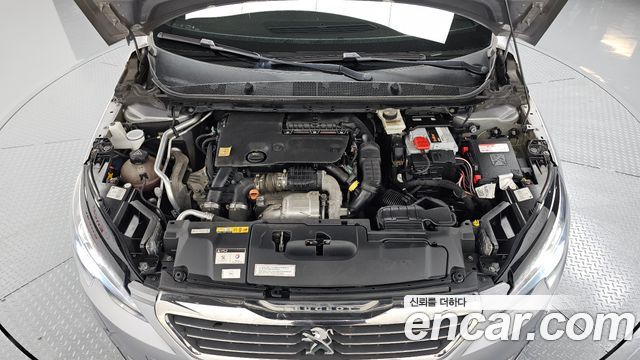 Peugeot 308 (II) 1.6 BlueHDi GT Line 2018 — фото 6