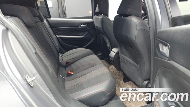 Peugeot 308 (II) 1.6 BlueHDi GT Line 2018 — фото 11