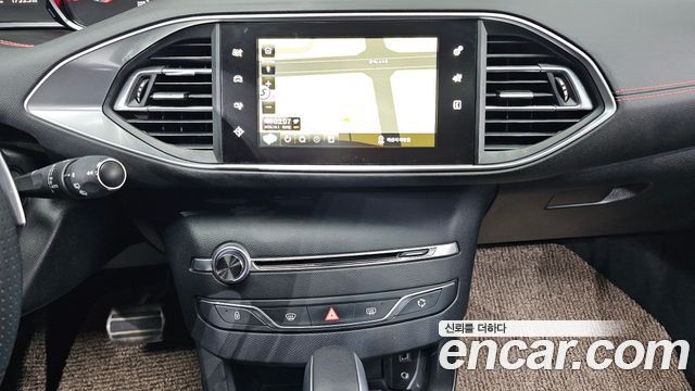 Peugeot 308 (II) 1.6 BlueHDi GT Line 2018 — фото 16