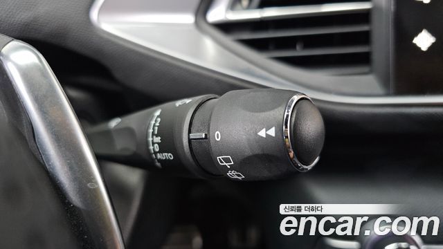 Peugeot 308 (II) 1.6 BlueHDi GT Line 2018 — фото 18