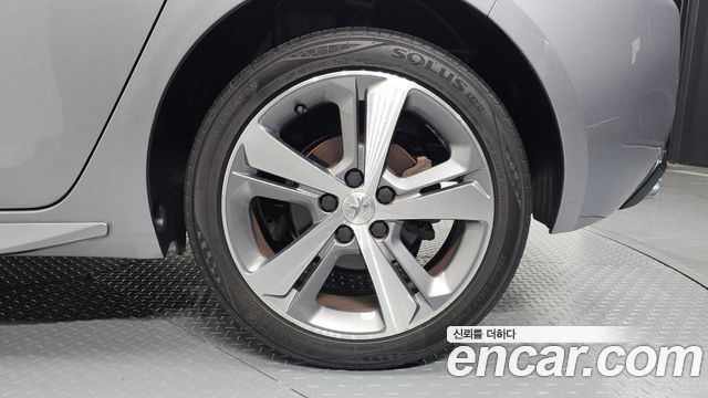 Peugeot 308 (II) 1.6 BlueHDi GT Line 2018 — фото 21