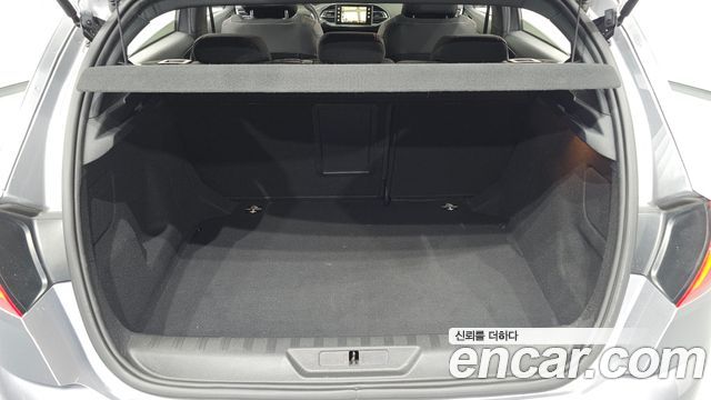 Peugeot 308 (II) 1.6 BlueHDi GT Line 2018 — фото 35