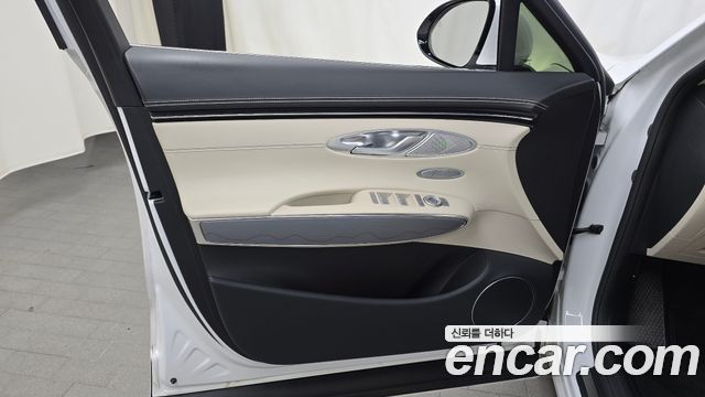 Genesis GV70 2.5T Gasoline 2WD 2023 — фото 30