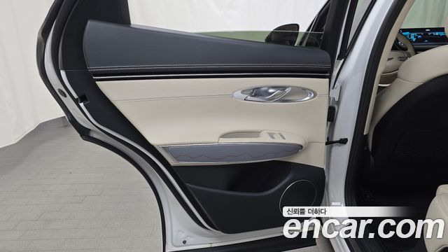 Genesis GV70 2.5T Gasoline 2WD 2023 — фото 31