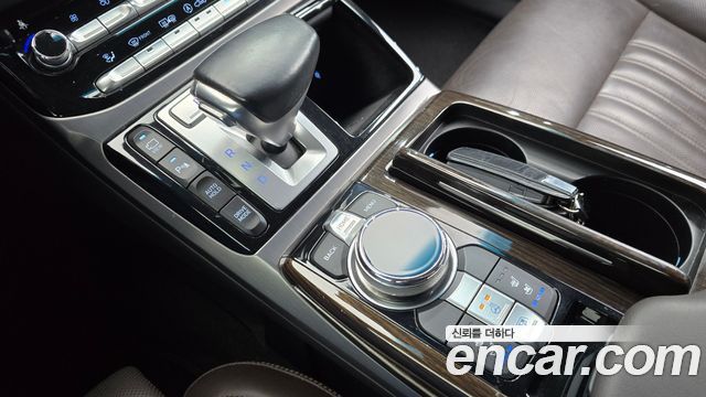 Genesis EQ900 3.8 GDI AWD Premium Luxury 2018 — фото 9
