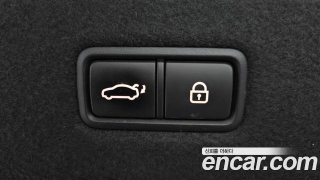 Genesis EQ900 3.8 GDI AWD Premium Luxury 2018 — фото 16