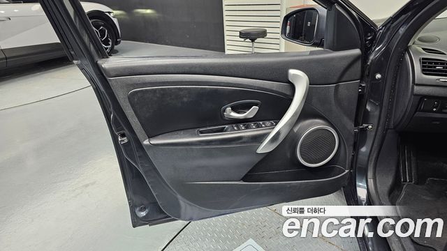 Renault Korea SM3 Z.E. RE 2016 — фото 24
