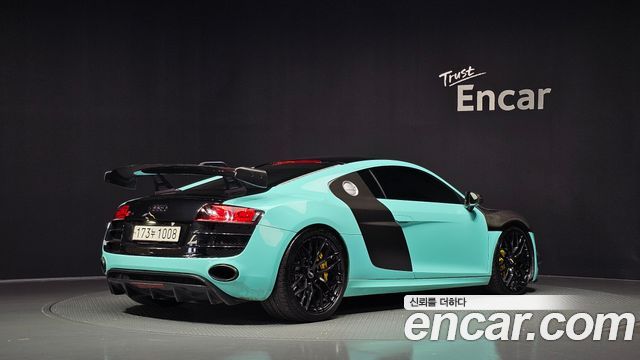 Audi R8 5.2 V10 Coupe 2011 — фото 2