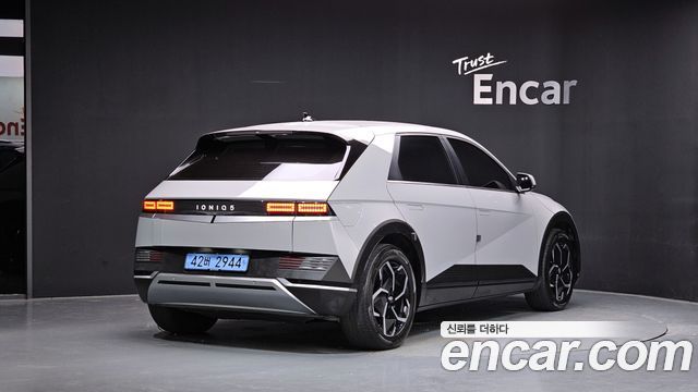 Hyundai Ioniq 5 Long range Commercial Long Range Package 2023 — фото 2