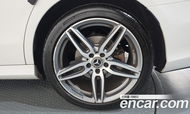 Mercedes-Benz E-Class (W213) E300 AMG Line 2019 — фото 21