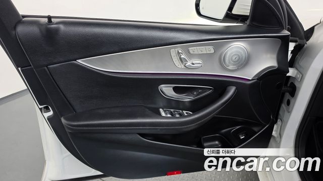 Mercedes-Benz E-Class (W213) E300 AMG Line 2019 — фото 24