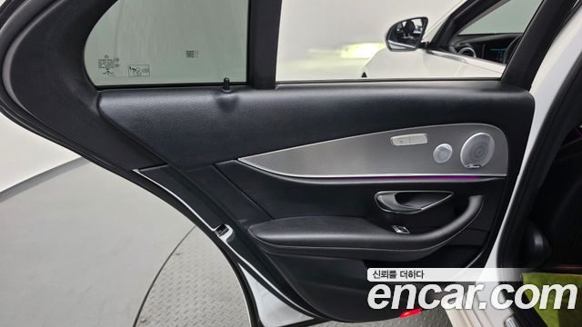 Mercedes-Benz E-Class (W213) E300 AMG Line 2019 — фото 25