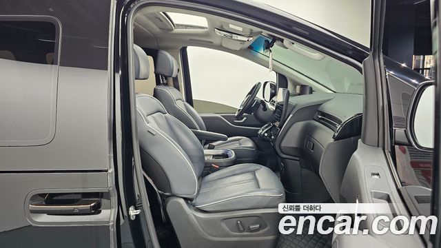 Hyundai Staria L3.5 Lounge 9-Seater Inspiration 2022 — фото 11