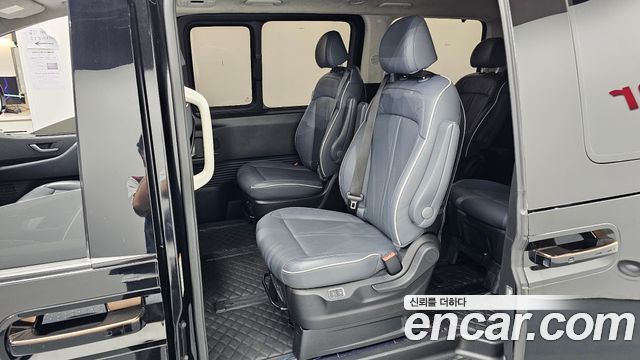 Hyundai Staria L3.5 Lounge 9-Seater Inspiration 2022 — фото 12