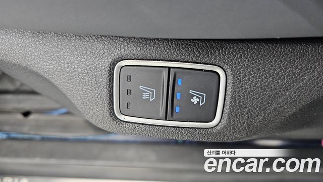 Hyundai Staria L3.5 Lounge 9-Seater Inspiration 2022 — фото 17