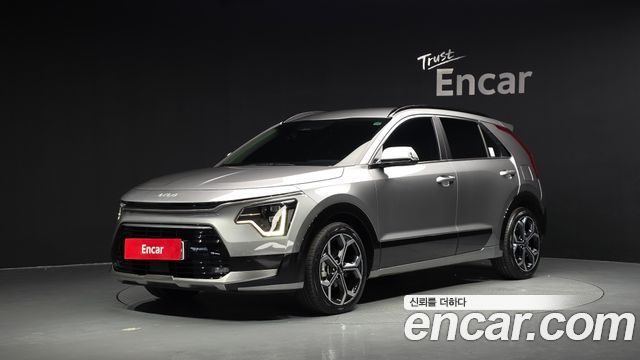 Kia Niro Signature 2022 — фото 1