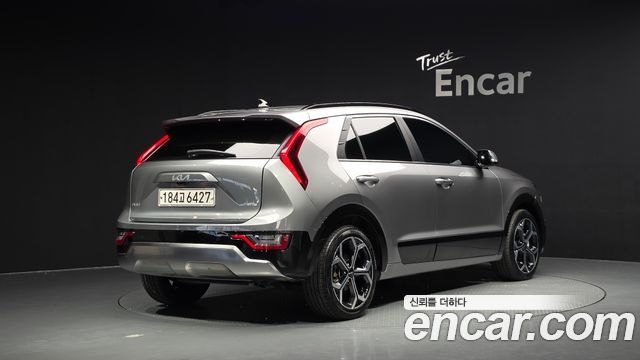 Kia Niro Signature 2022 — фото 2
