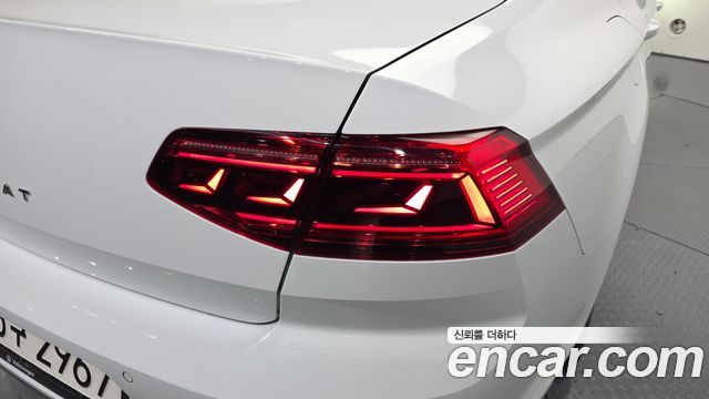 Volkswagen Passat GT (B8) 2.0 TDI Prestige 2022 — фото 23