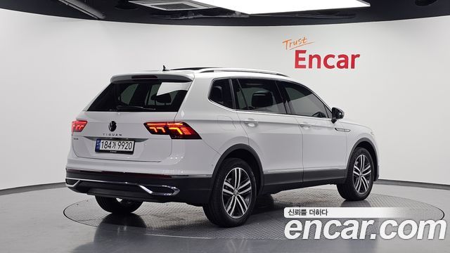 Volkswagen Tiguan Allspace 2.0 TSI Prestige 2023 — фото 2