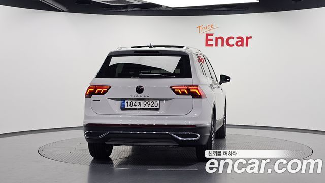Volkswagen Tiguan Allspace 2.0 TSI Prestige 2023 — фото 4