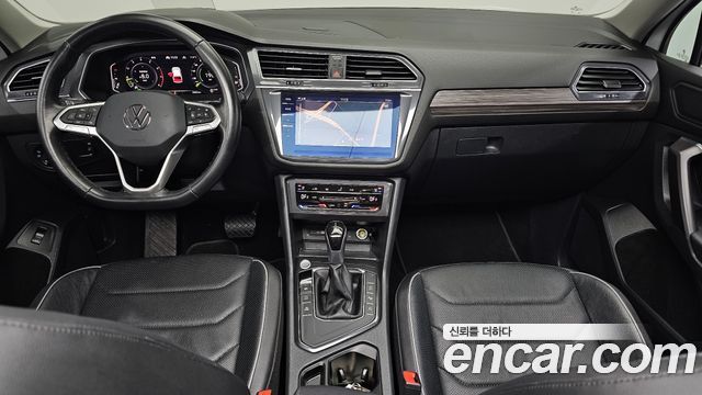 Volkswagen Tiguan Allspace 2.0 TSI Prestige 2023 — фото 7