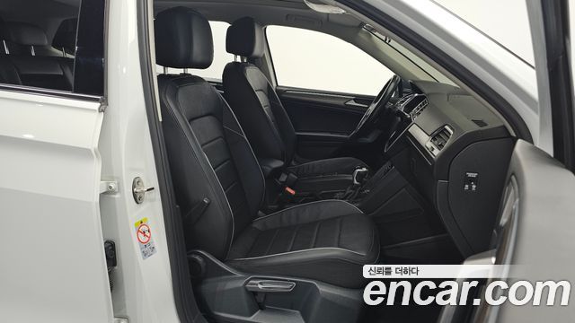 Volkswagen Tiguan Allspace 2.0 TSI Prestige 2023 — фото 10