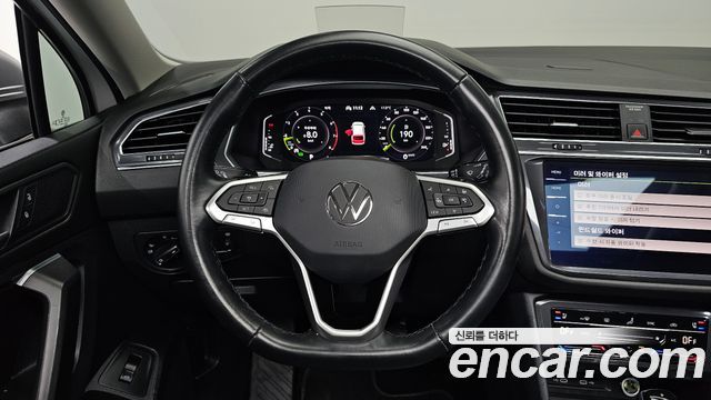 Volkswagen Tiguan Allspace 2.0 TSI Prestige 2023 — фото 13