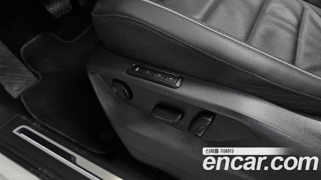 Volkswagen Tiguan Allspace 2.0 TSI Prestige 2023 — фото 28
