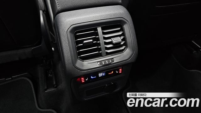 Volkswagen Tiguan Allspace 2.0 TSI Prestige 2023 — фото 29