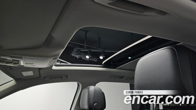 Volkswagen Tiguan Allspace 2.0 TSI Prestige 2023 — фото 30