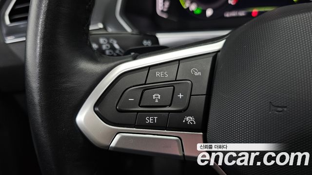 Volkswagen Tiguan Allspace 2.0 TSI Prestige 2023 — фото 33