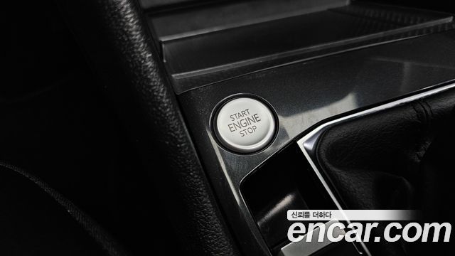 Volkswagen Tiguan Allspace 2.0 TSI Prestige 2023 — фото 36