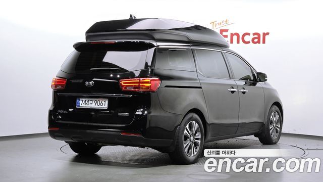 Kia Carnival 11-Seater Hi-Limousine Prestige 2020 — фото 2