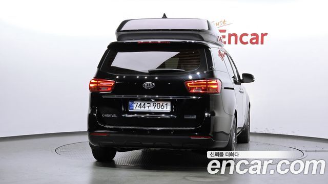 Kia Carnival 11-Seater Hi-Limousine Prestige 2020 — фото 4