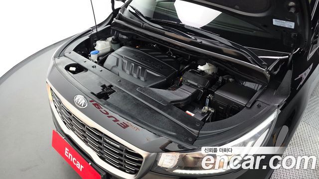 Kia Carnival 11-Seater Hi-Limousine Prestige 2020 — фото 6